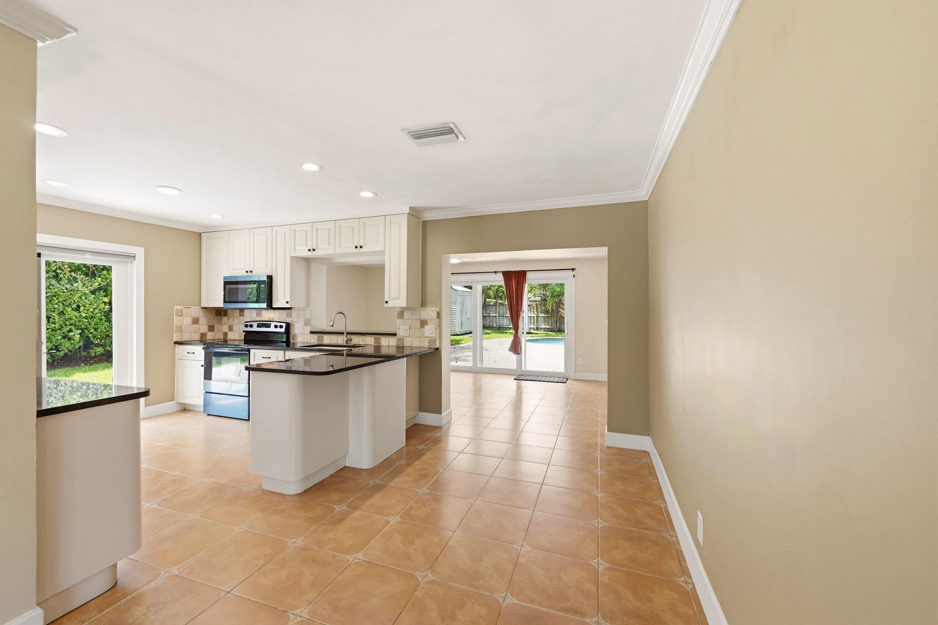 2811 NE 16th Street, Pompano Beach, FL 33062 Photo