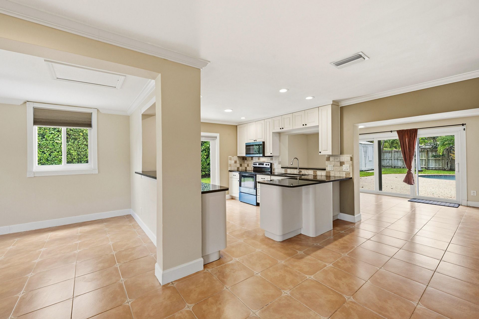 2811 NE 16th Street, Pompano Beach, FL 33062 Photo