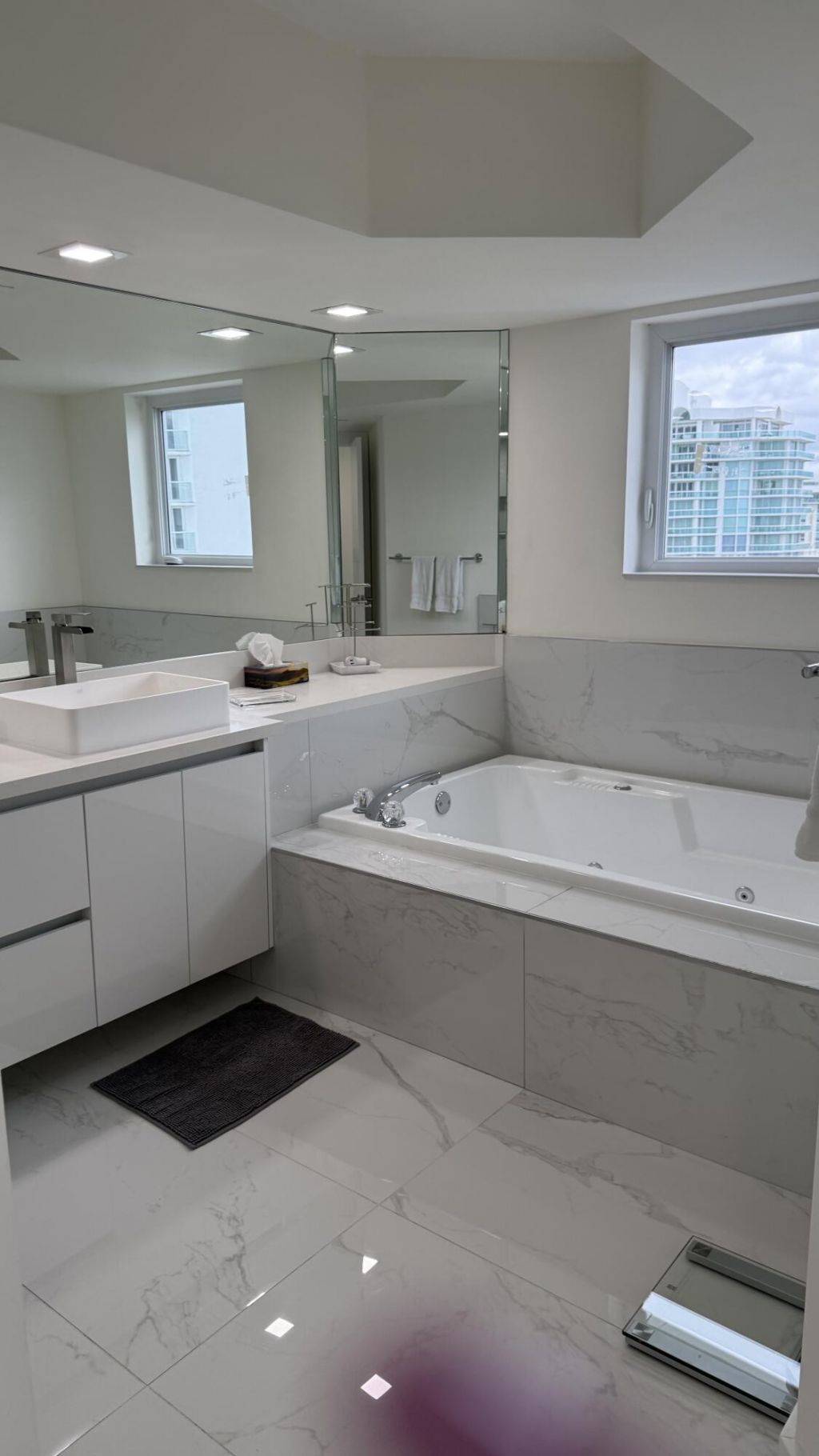 16425 Collins Avenue, Unit 2514, Sunny Isles Beach, FL 33160 Photo