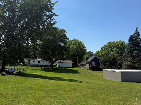 125 E 11th Street S, Newton, IA 50208