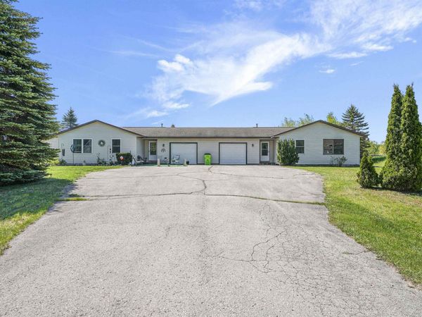 3434 Mahoney Drive, Traverse City, MI 49686
