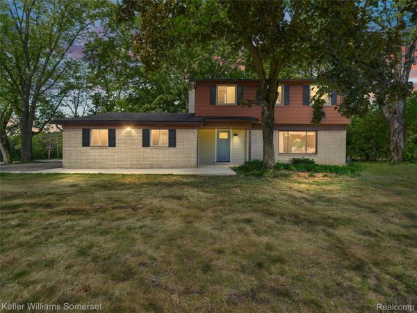 29523 Ravenscroft Street, Farmington Hills, Mi 48331