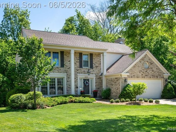 44828 Roundview Drive, Novi, MI 48375