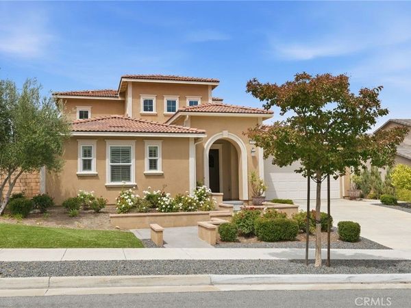 2521 Chad Zeller , Corona, CA 92882