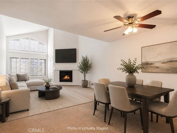 5530 Owensmouth Avenue, Unit 324, Woodland Hills, CA 91367
