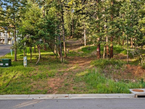 8125 Bannock Drive , Larkspur, CO 80118