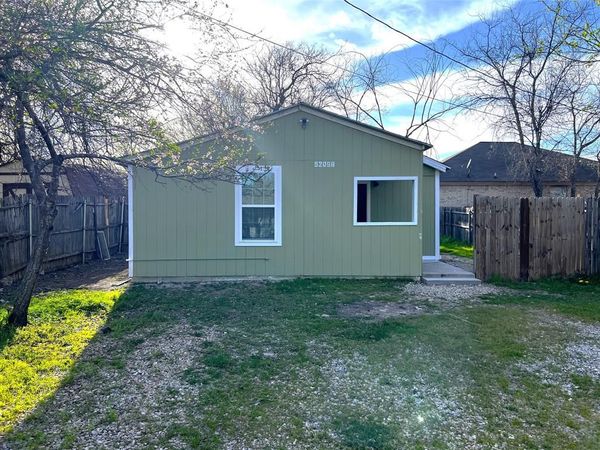 5205 Calloway Street, Unit B, Sansom Park, TX 76114