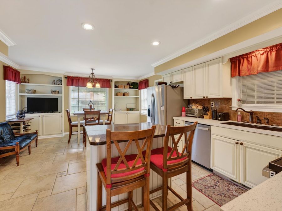 Property Image 6