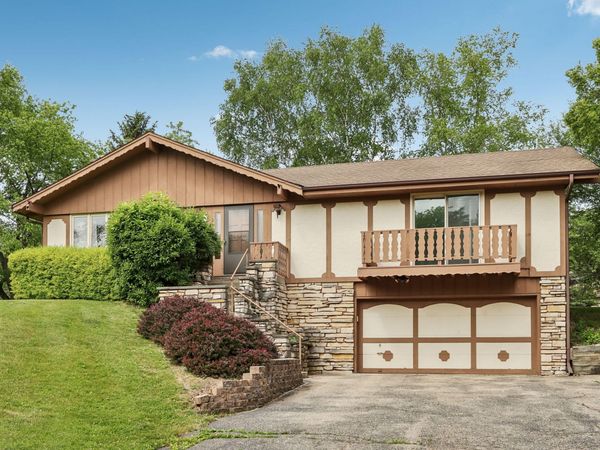 N71W30583 Mary Hill Dr, Merton, WI 53029