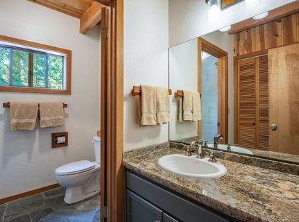 11917 Sitzmark Way, Truckee, CA 96161 Photo