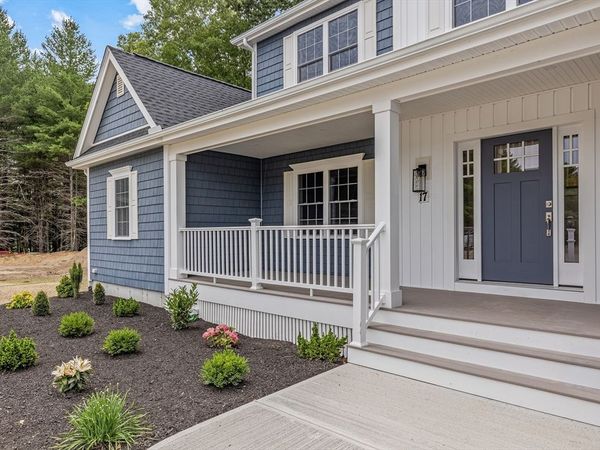 17 April Way, Millis, MA 02054