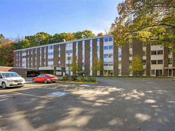 3068 Kent Road , Unit 206, Stow, OH 44224