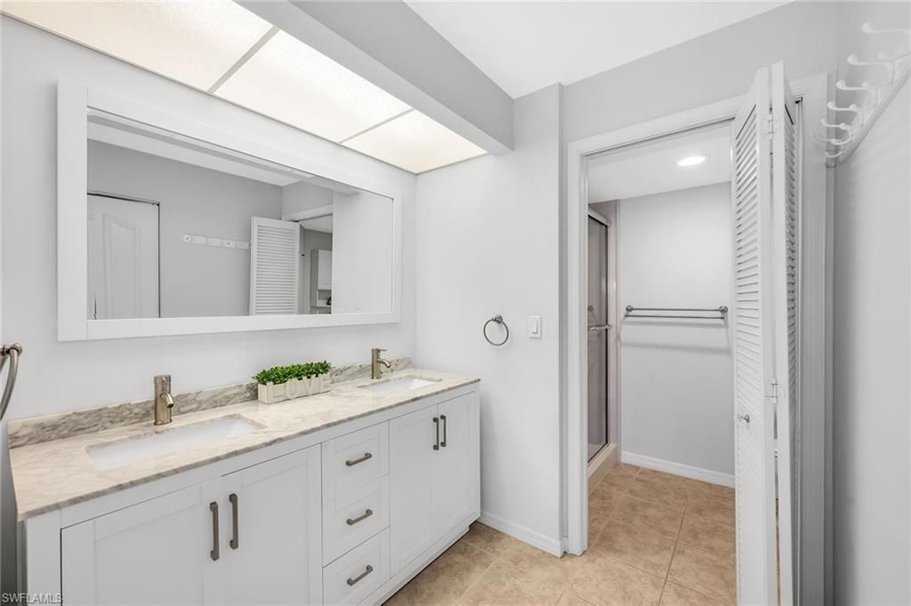 925 New Waterford Dr, Unit 104, Naples, FL 34104 Photo