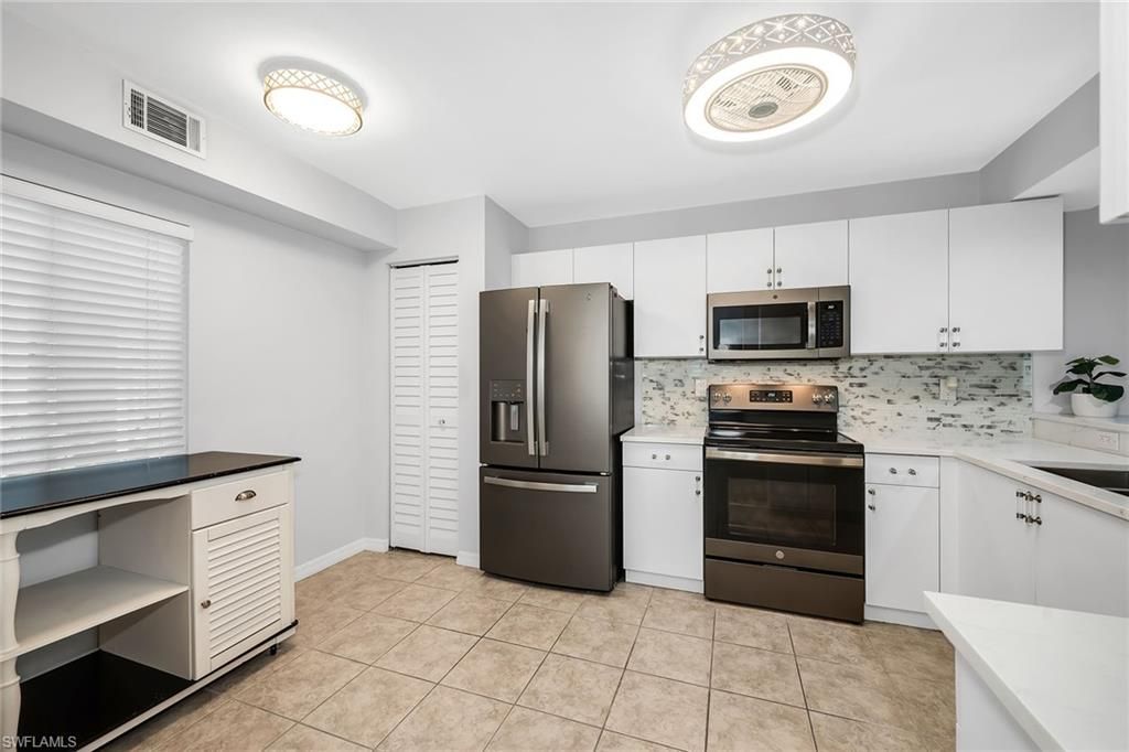 925 New Waterford Dr, Unit 104, Naples, FL 34104 Photo
