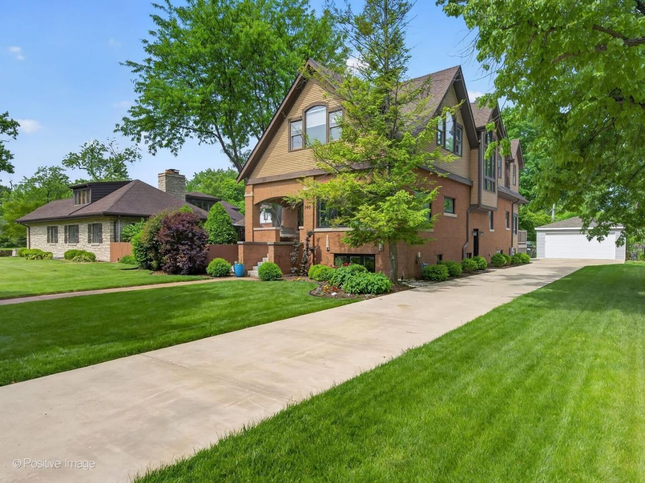 380 Selborne Road , Riverside, IL 60546