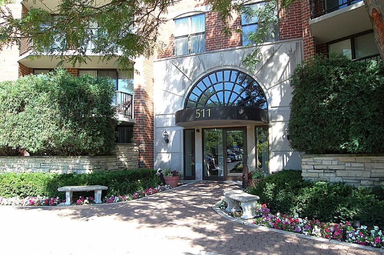 511 Aurora Avenue , Naperville, IL 60540