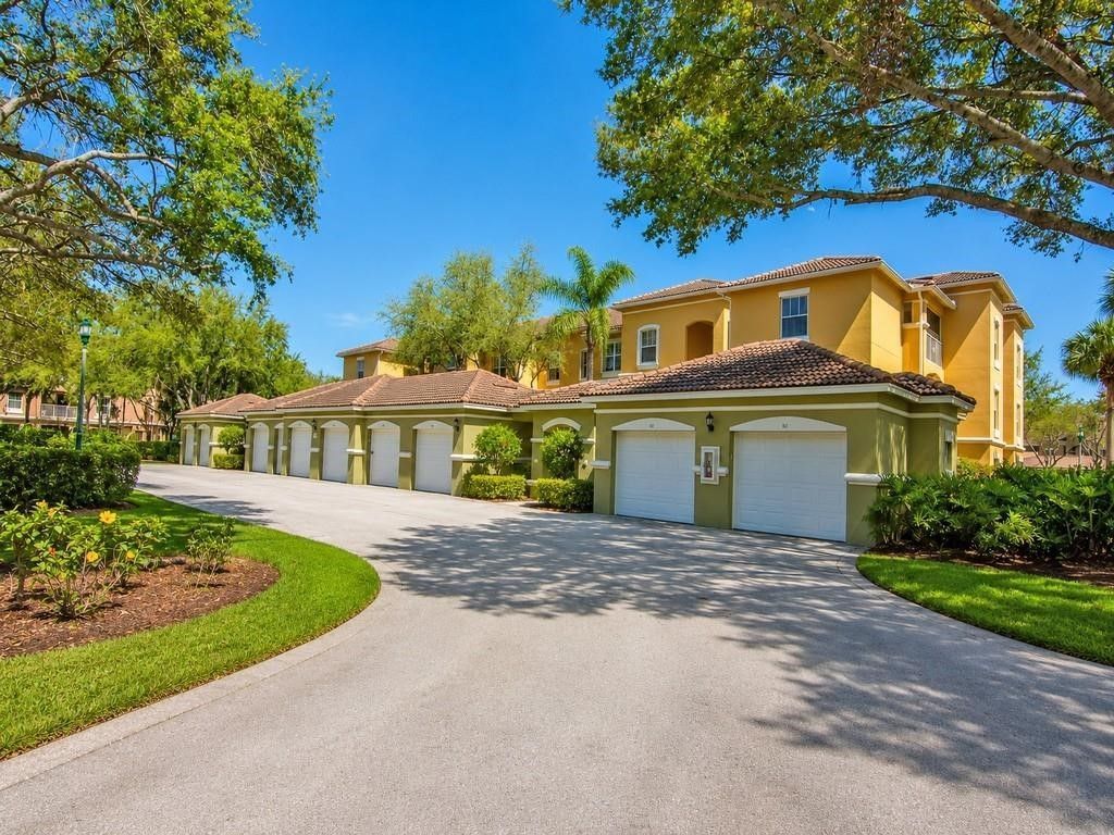 5050 Fairways Circle, Unit 205, Vero Beach, FL 32967 Photo