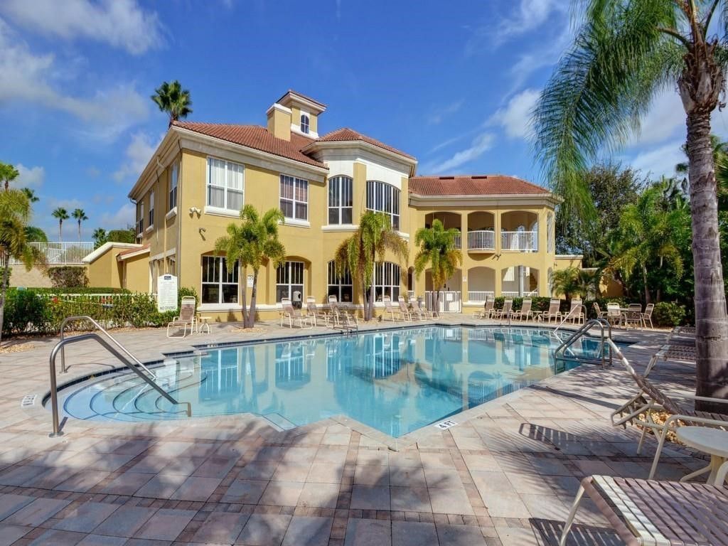 5050 Fairways Circle, Unit 205, Vero Beach, FL 32967 Photo