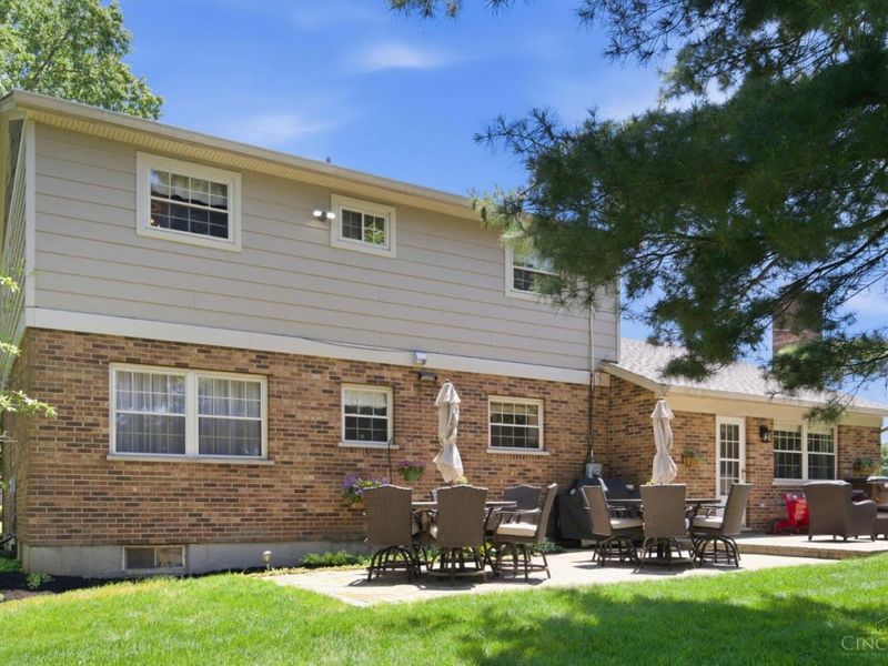 7338 Pickway Drive, Miami Twp, OH 45233 Photo 11