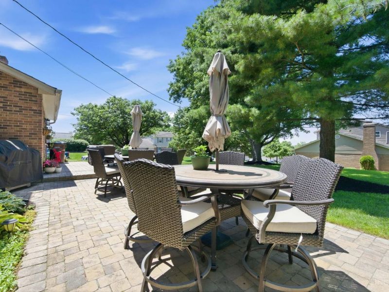 7338 Pickway Drive, Miami Twp, OH 45233 Photo 14
