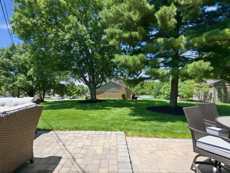 7338 Pickway Drive, Miami Twp, OH 45233 Photo 17