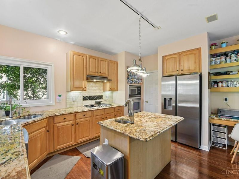 594 Belle Meade Farm Drive, Miami Twp, OH 45140 Photo 15