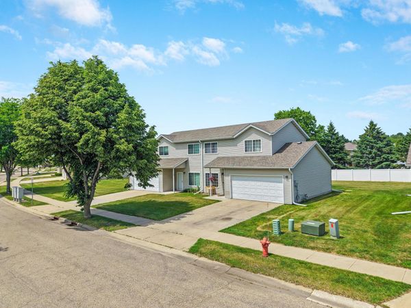 5133 Weatherstone Drive NW, Rochester, MN 55901