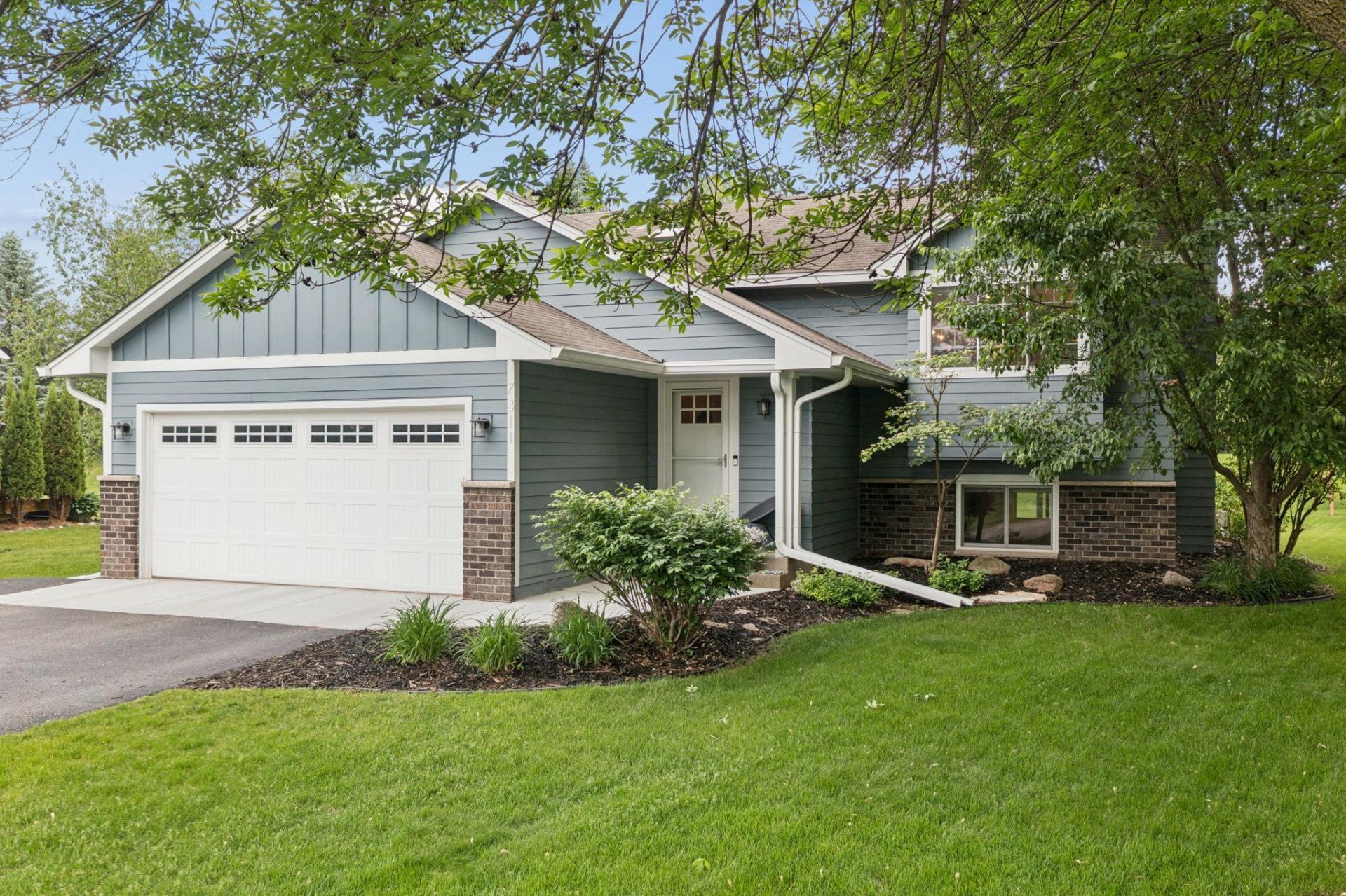 7311 Trotters Circle , Chanhassen, MN 55317