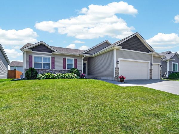 9774 Cedarwood Drive, West Des Moines, IA 50266