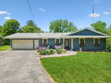1285 Rockdale Road, Dubuque, IA 52003