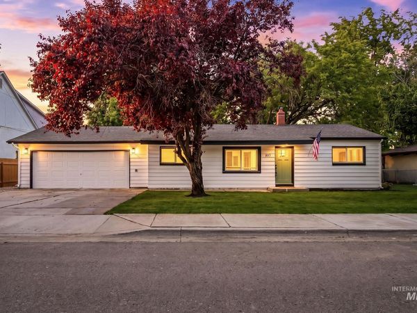 847 W Pine Ave, Meridian, ID 83642