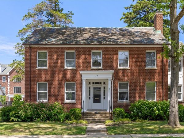 315 Ellington Avenue E, Garden City, NY 11530