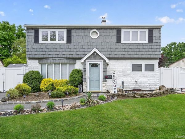 1438 Harding Street , North Bellmore, NY 11710
