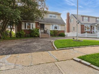 91 Grant Drive E Valley Stream, NY 11580