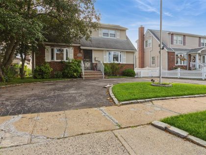 91 Grant Drive E Valley Stream, NY 11580