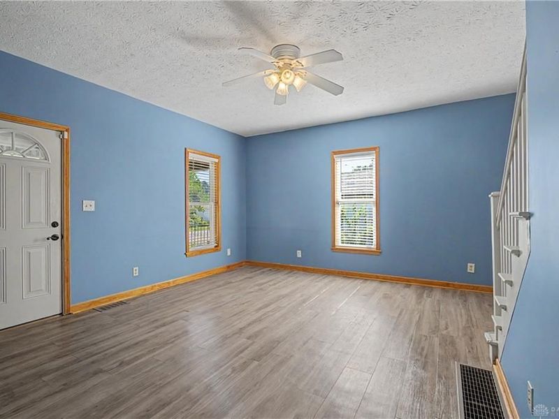 240 E Shannon Avenue, West Carrollton, OH 45449 Photo 4