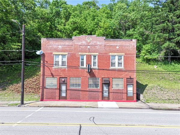 936 Broadway , Pitcairn, PA 15140