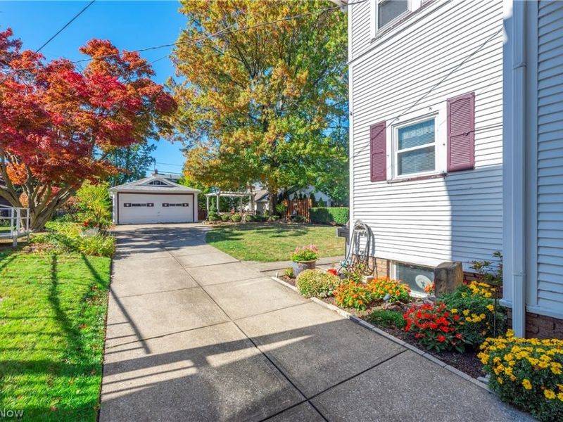 1488 Belle Avenue , Lakewood, OH 44107 Photo 7