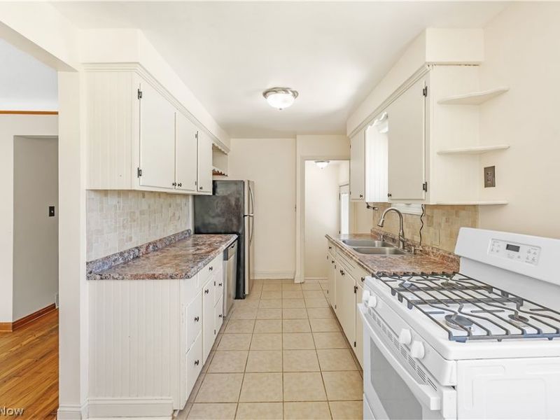 6150 Wareham Drive , Parma, OH 44129 Photo 4