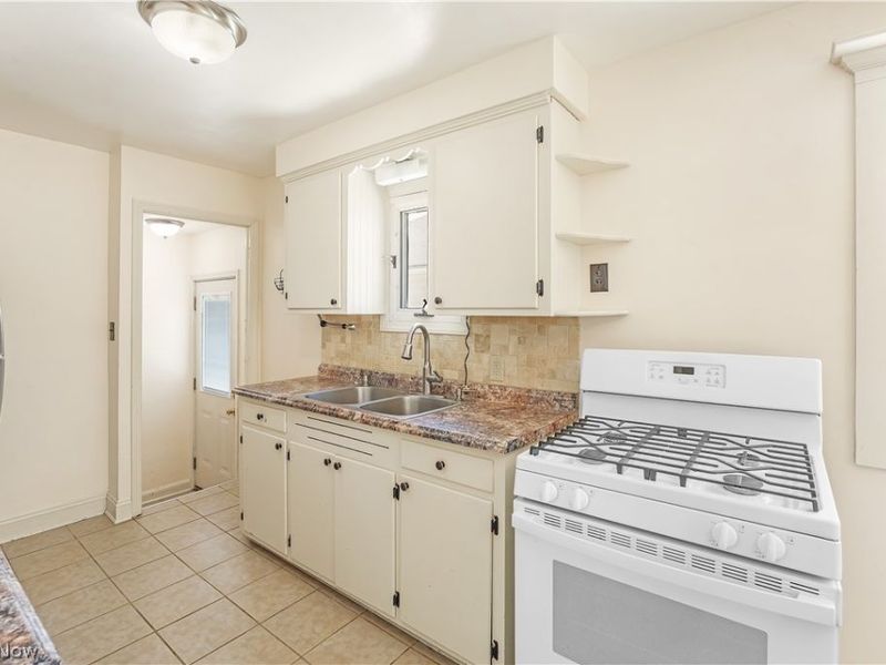 6150 Wareham Drive , Parma, OH 44129 Photo 6