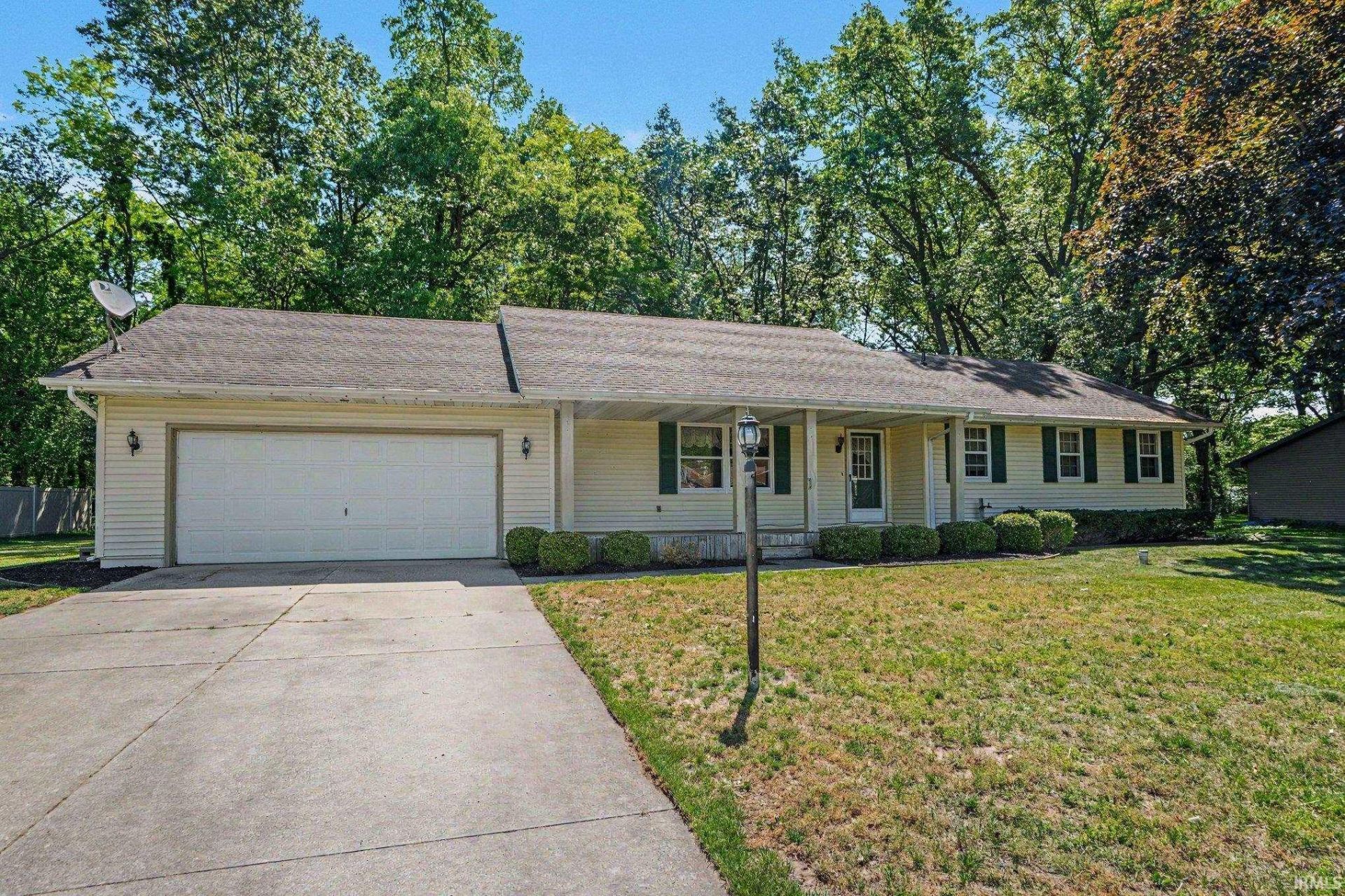55864 Jefferson Knolls Drive, Osceola, IN 46561 Main Photo