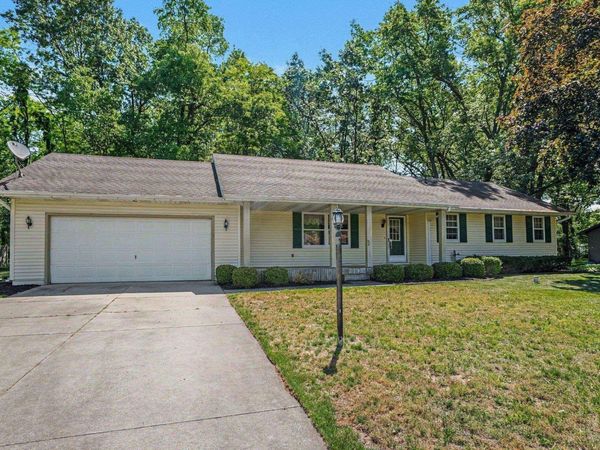 55864 Jefferson Knolls Drive, Osceola, IN 46561
