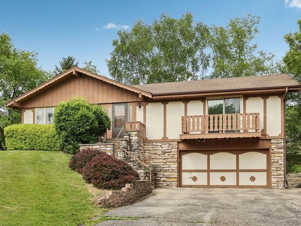 N71W30583 Mary Hill DRIVE, Hartland, WI 53029
