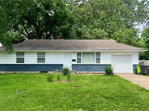 204 N Park Drive, Belton, MO 64012