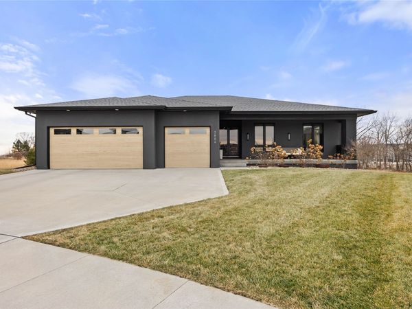 2880 SE Piedmont Circle, Waukee, IA 50263