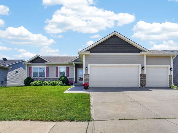 9774 Cedarwood Drive, West Des Moines, IA 50266