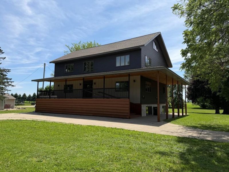 831 2nd Street SW, Glenville, MN 56036