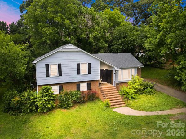 9201 Sandburg Avenue , Charlotte, NC 28213