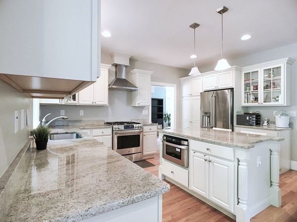 10 Larch Rd, Unit 10, Wellesley, MA 02482