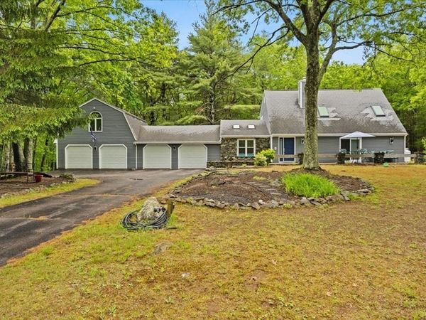 871 Washington St, Franklin, MA 02038